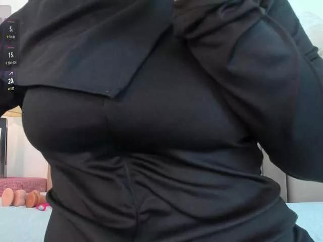 Join cute slut Adiila adiila from BongaCams