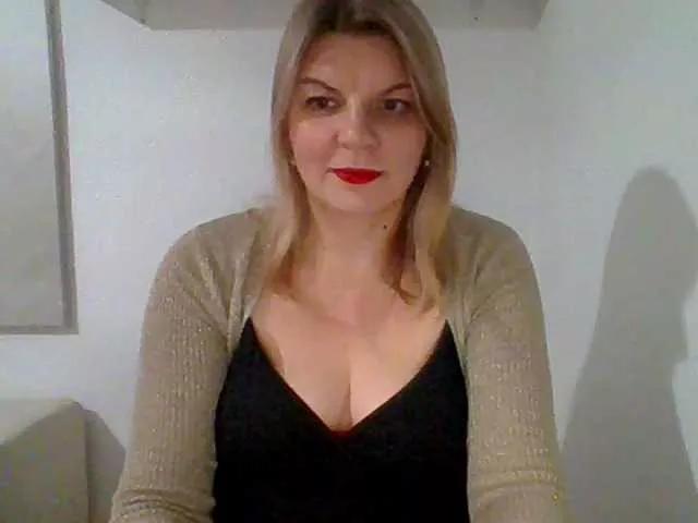 AdriannaLove on BongaCams 