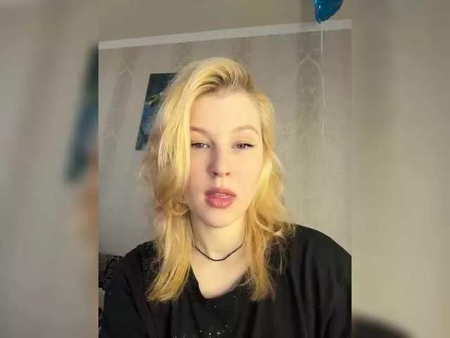 Advaya on BongaCams