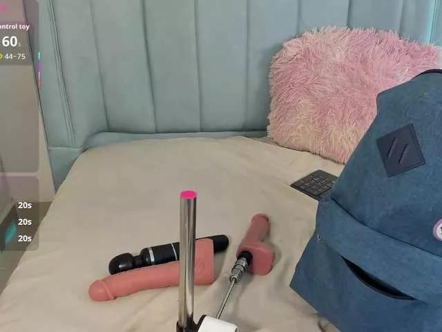 Slutty AlexaFoxy18 wants you to fuck her body now AlexaFoxy18 from BongaCams