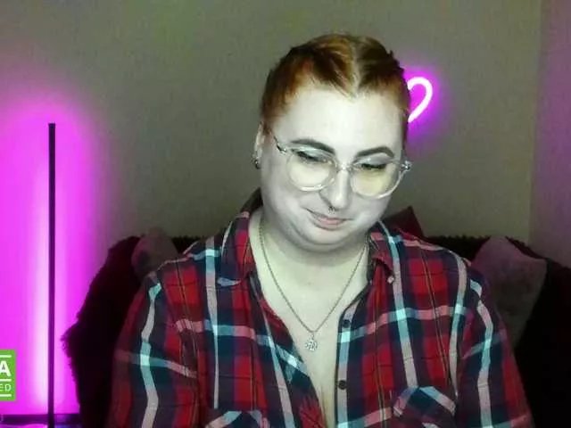 Offline Aliciaredluv on BongaCams