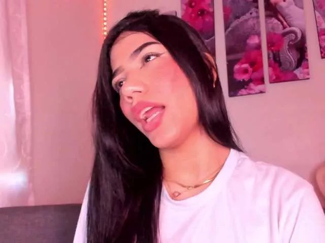 Offline Alissarhys on BongaCams