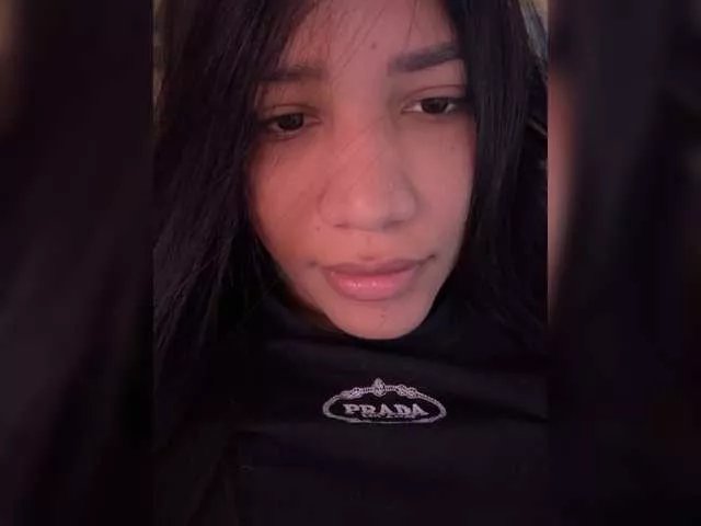 Offline Alissarhys on BongaCams