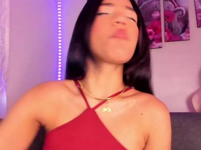 Offline Alissarhys on BongaCams