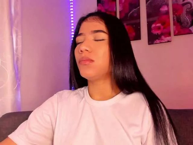 Offline Alissarhys on BongaCams