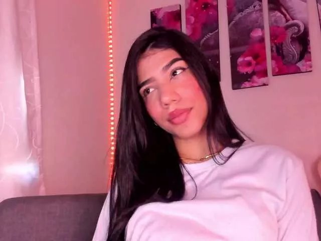 Offline Alissarhys on BongaCams