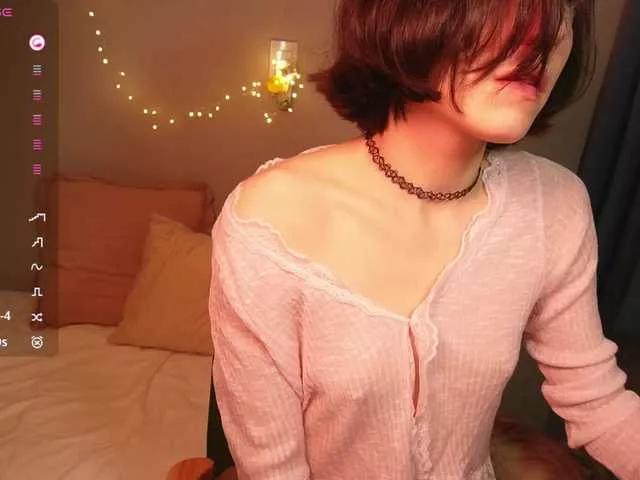 AllyAlice on BongaCams 