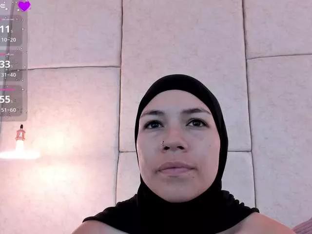 Freechat amira-s on BongaCams