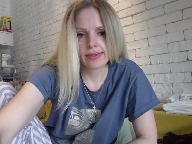 AngelAlone on BongaCams 