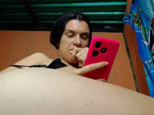 Offline annyluna on BongaCams