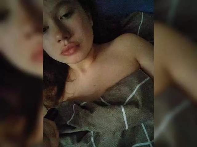 Avocadic22 on BongaCams