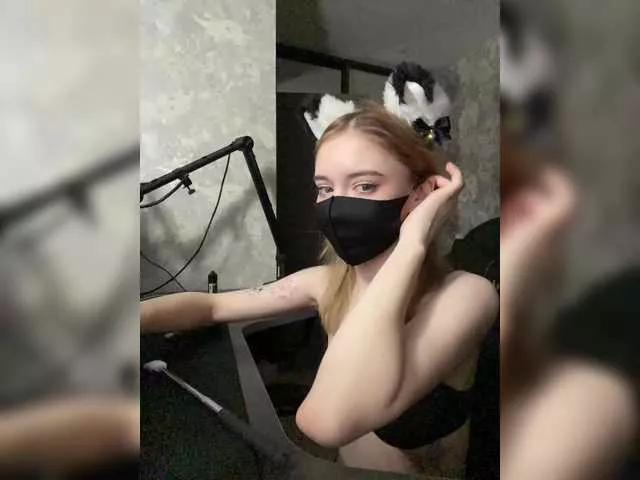 Freechat BabyRoro on BongaCams