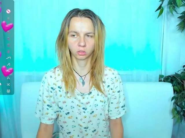 Offline Beellami on BongaCams