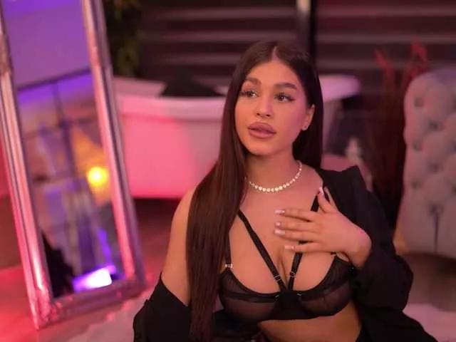 BellaNoirre from BongaCams