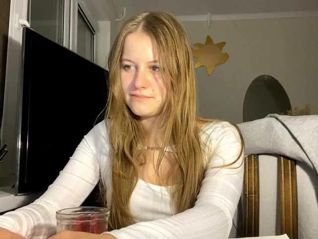 Offline BettyannClay on BongaCams