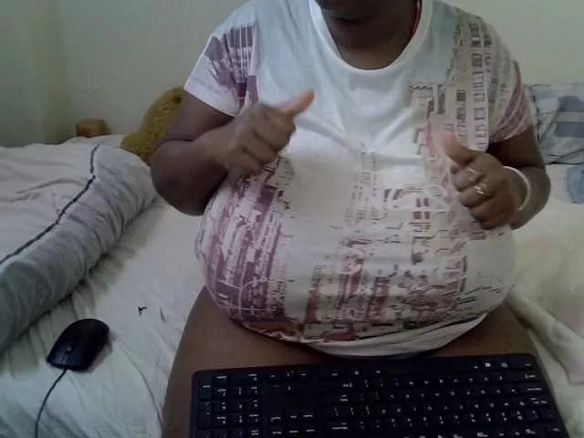 black-peari1394 on BongaCams 