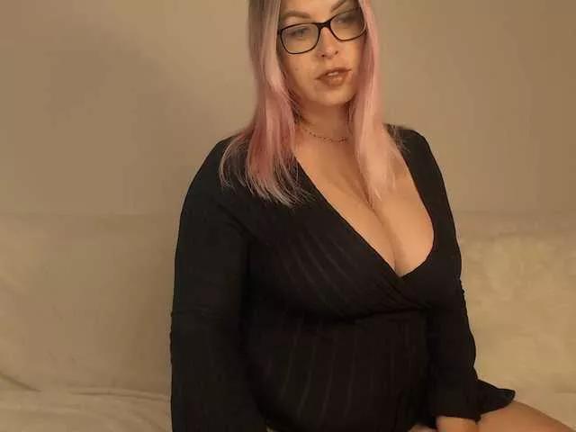 BlondeNicolet on BongaCams 