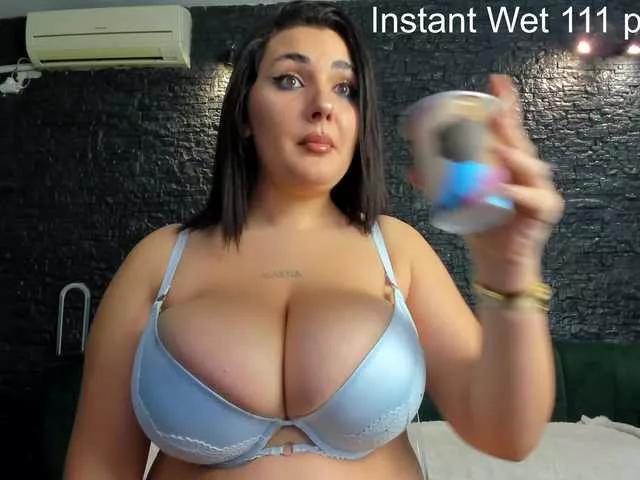 Offline boobzilla on BongaCams