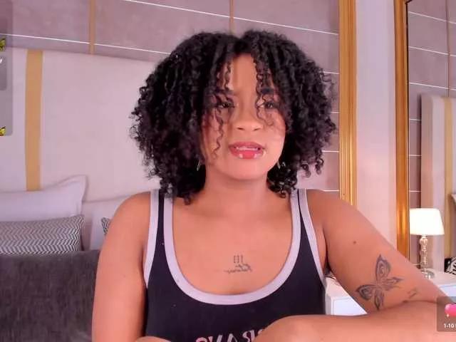 Camilafoox on BongaCams 