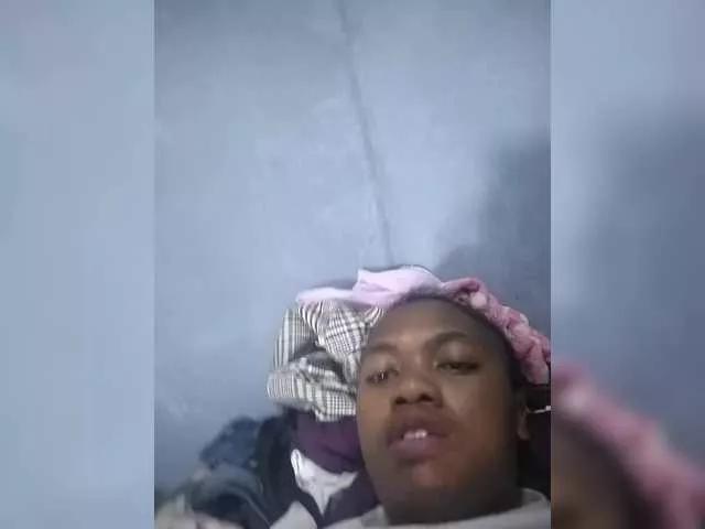 Masturbate to amazing camwhore Candis69 Candis69 from BongaCams