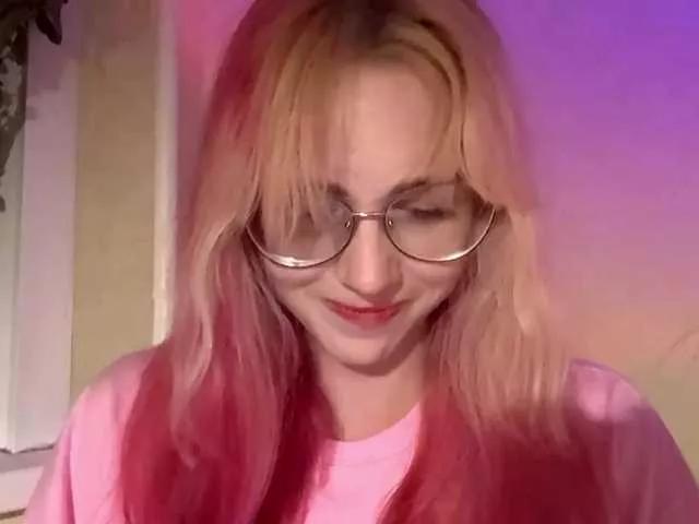 Offline CarenPoellnitz on BongaCams