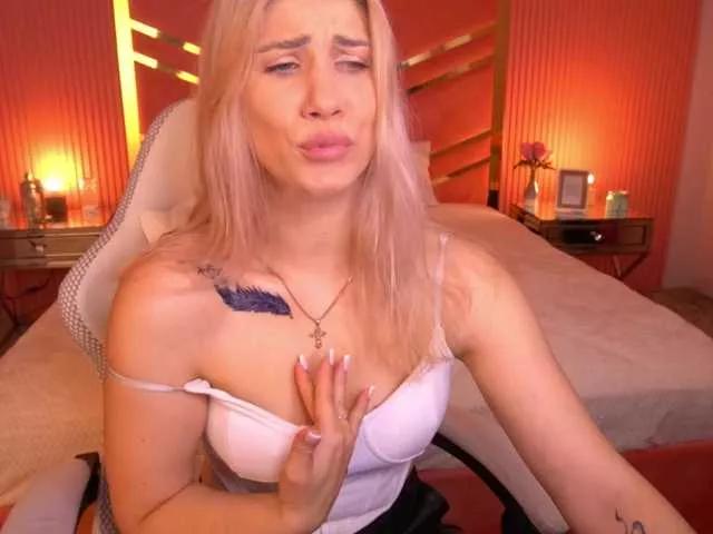 CassandraGood on BongaCams 