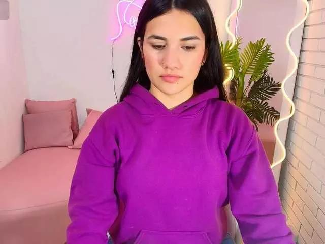 Chiara-tay on BongaCams 