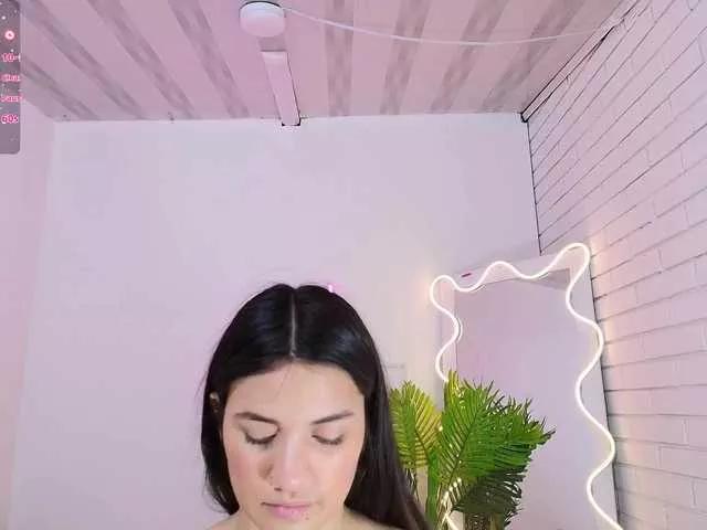 Chiara-tay on BongaCams 
