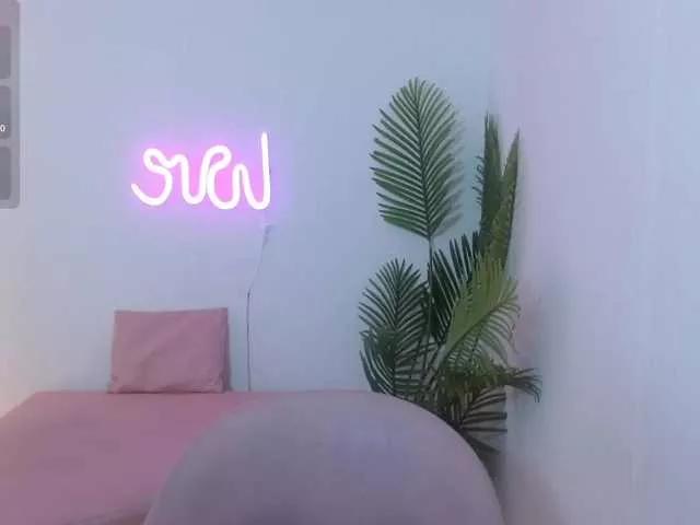 Chiara-tay on BongaCams 