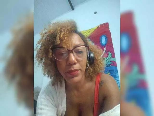 Offline CinnamonGirl on BongaCams