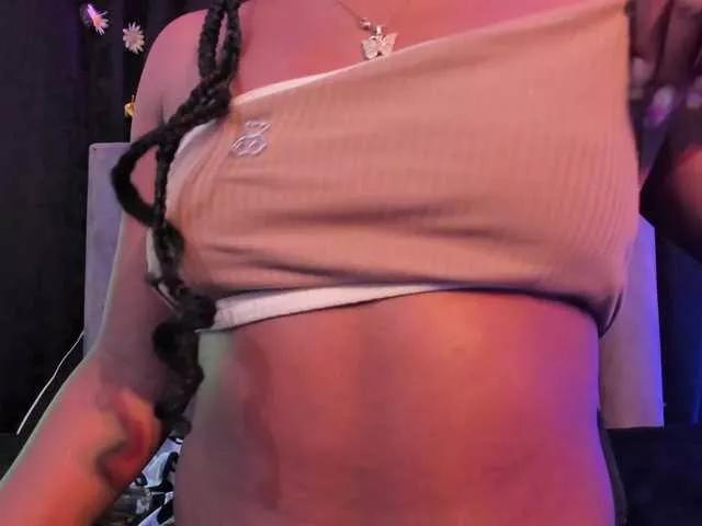 CloeeSaenz on BongaCams