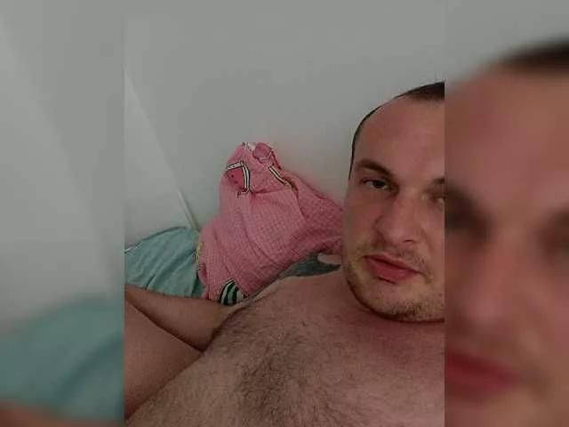 Crazypara11 on BongaCams 