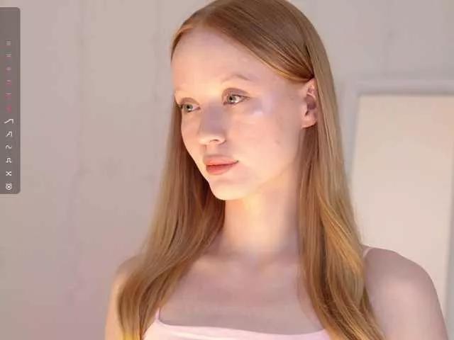 CuteShine on BongaCams 