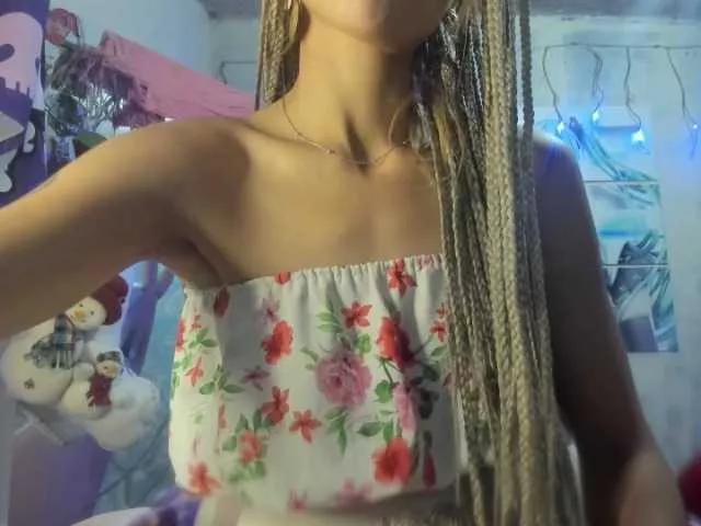 daniela-moon on BongaCams 