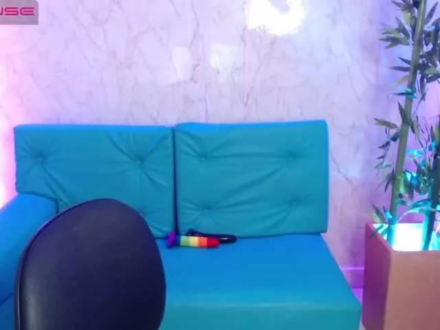 DannaQueen on BongaCams 