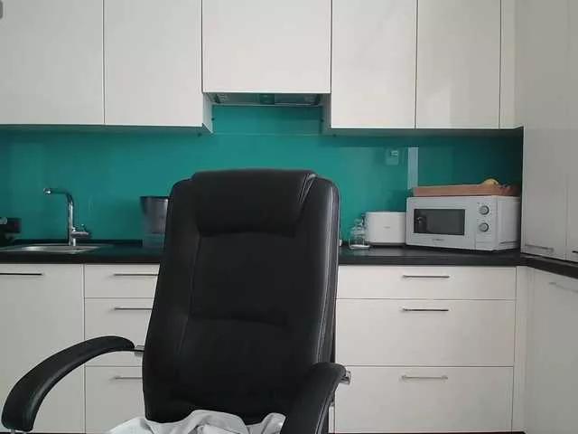 Offline dulcesiomar8 on BongaCams