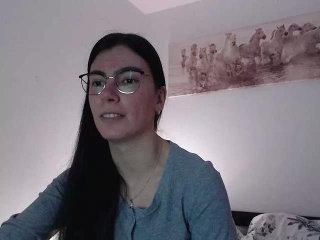 Elinor21 on BongaCams 