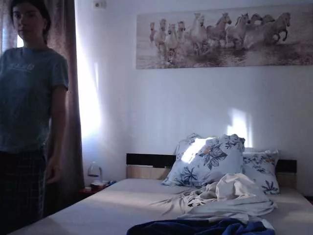 Offline Elinor21 on BongaCams