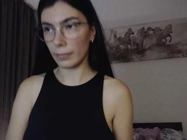 Elinor21 on BongaCams 
