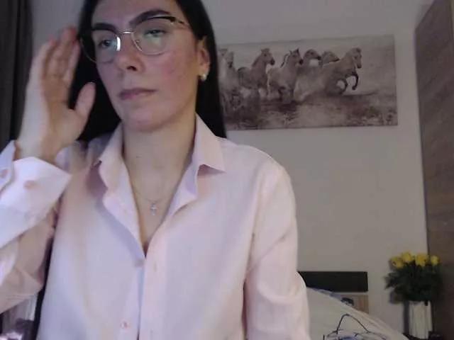 Elinor21 on BongaCams 