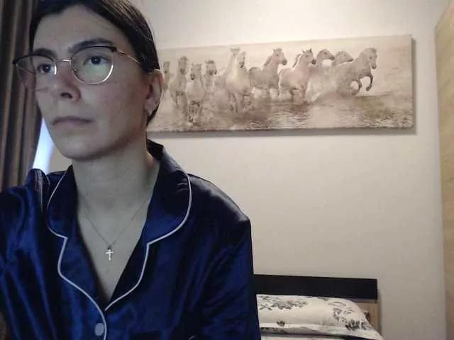 Elinor21 on BongaCams 