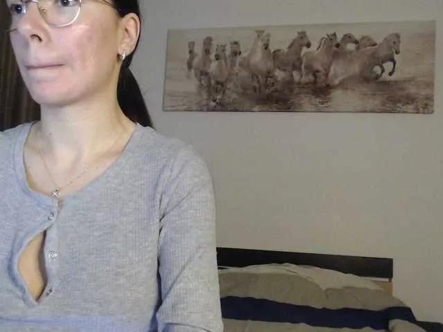 Elinor21 on BongaCams 