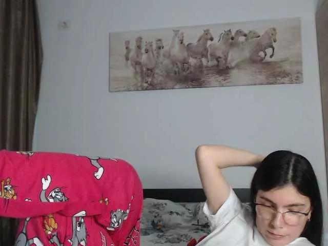 Elinor21 on BongaCams 