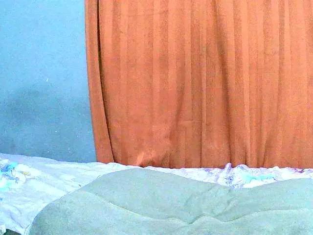 Offline Elisahh on BongaCams