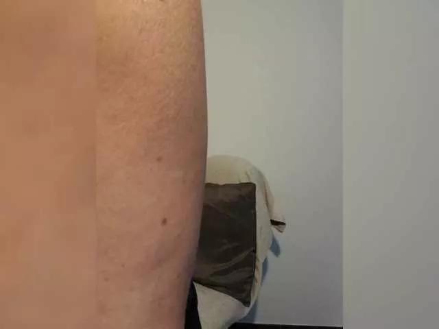 Offline ElitalianMilf on BongaCams