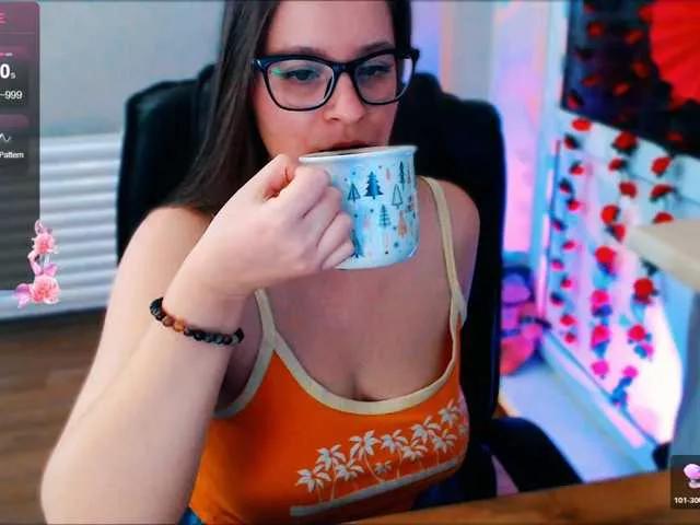 Check out sexy stripper Elizabeth-3 Elizabeth-3 from BongaCams