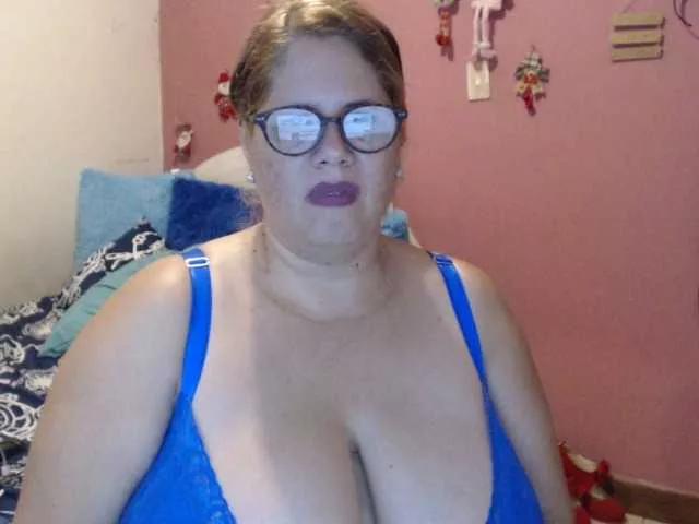 ElizabethTaylor8 on BongaCams 