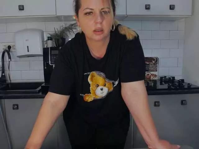 Offline EllaSwan on BongaCams