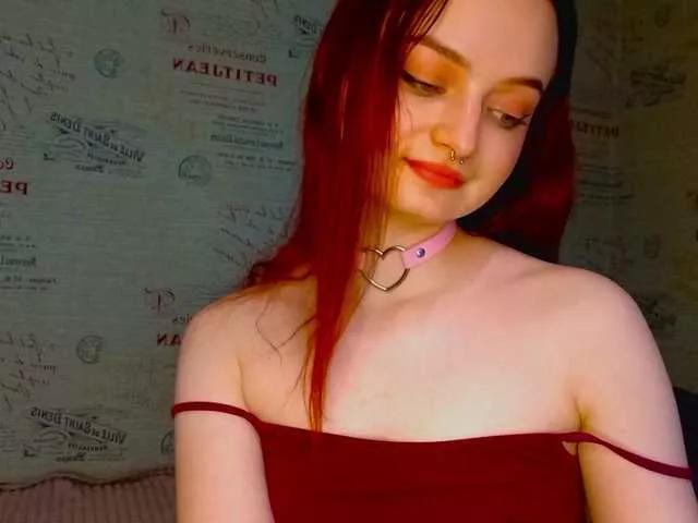 Freechat emiless on BongaCams