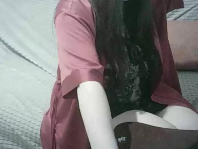 EmilyEmi on BongaCams